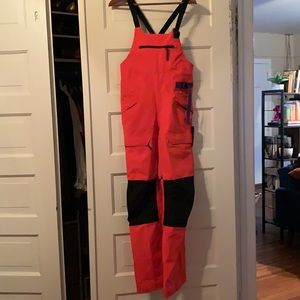 *SOLD via OfferUp* NWT TNF The North Face red women’s Team Kit ski bibs